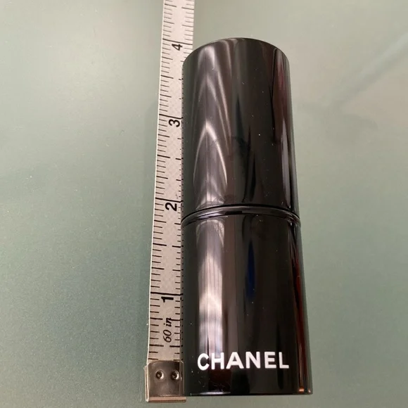 NEW Auth. CHANEL
LES PINCEAUX DE CHANEL
Retractable Kabuki Brush N°108 - Picture 8 of 8